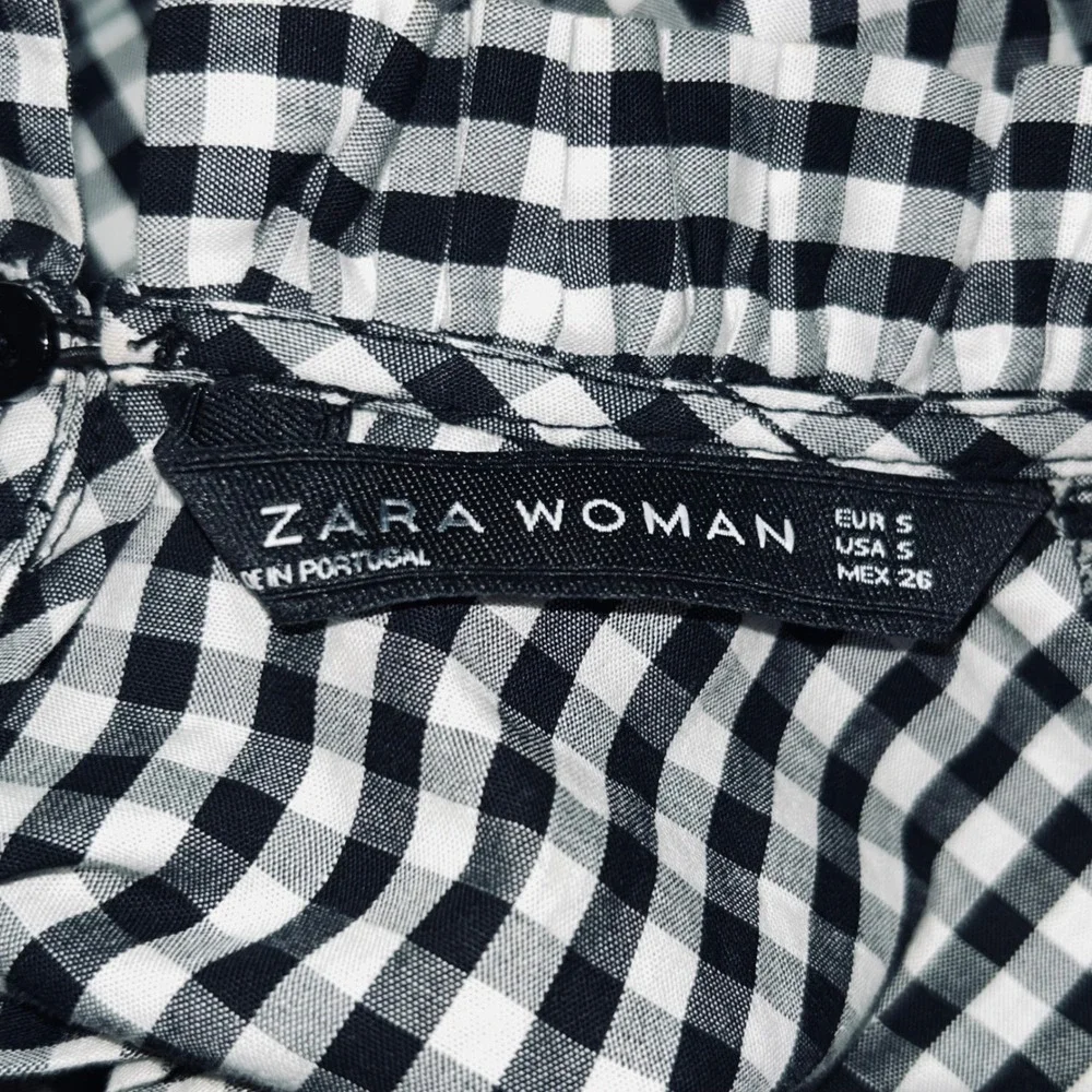 Zara Black and White‎ Gingham Plaid Ruffle Neck Smocked Cuff Blouse Small